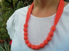 Collana Stile Etnica con perle di legno, tessuto cotone100%- colore Arancione 