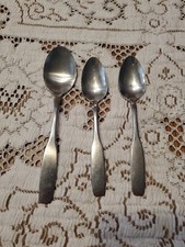 Oneida Community PAUL REVERE Stainless spoons. 2 Teaspoons  1 Soup Spoon. A6