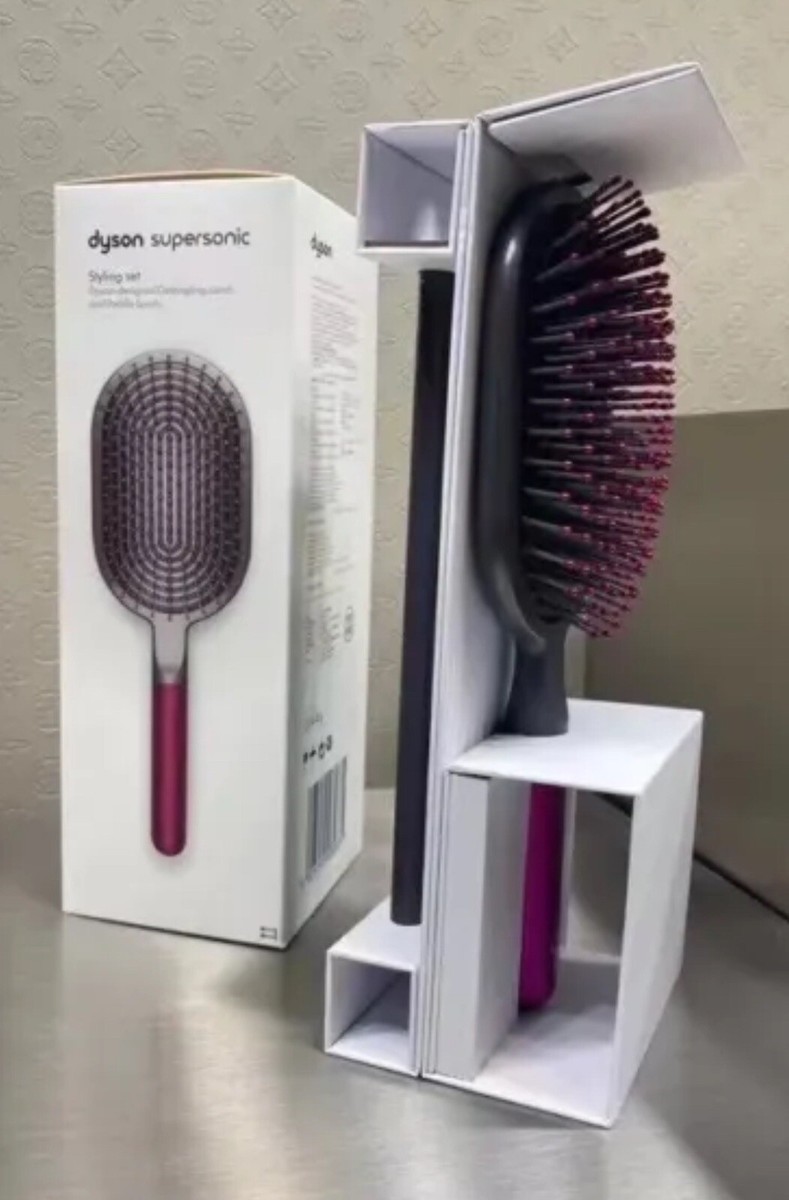 New Dyson Supersonic Styling Set; Detangling Comb and Paddle Brush
