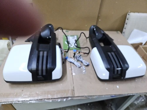 Used Painted White 2003-2007 Chevy Silverado Sierra Tow Mirrors LED Switchback