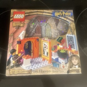NEW Lego Harry Potter 4721 Hogwarts Classroom Sealed 1st Edition