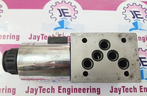 REXROTH R900595531 DIRECTIONAL CONTROL VALVE 4WE10Y33/CG24N9K4 - Picture 3 of 8