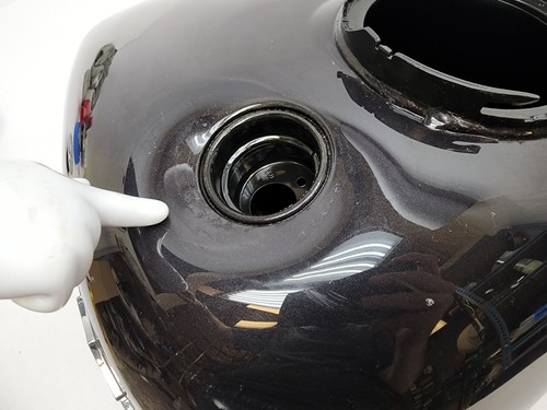 Harley Davidson Touring Models Side Fill Fuel Gas Tank 2021 DAMAGED - Picture 5 of 16