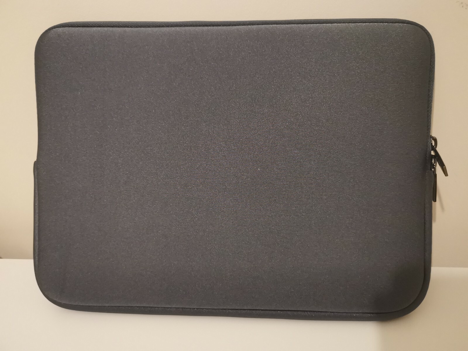 goji laptop sleeve