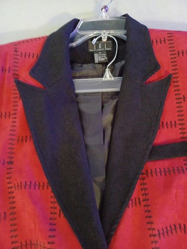 Justin Taylor faux suede patchwork stitching blazer red size 14 black lapels - Picture 3 of 12