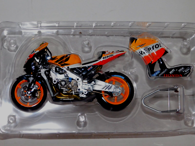 ミニカー MINICHAMPS HONDA RC211V #69 MOTOGP 2006 N. HAYDEN WORLD CHAMPION MINICHAMPS