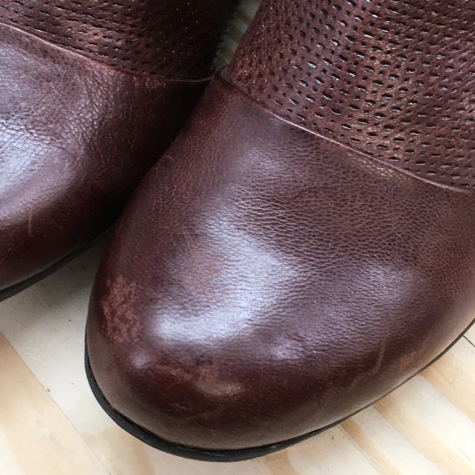 Cobb Hill Boots Womens 6.5 M Gratasha V Cut Booties Brown Leather Pull On CI2647 - Image 4 of 4