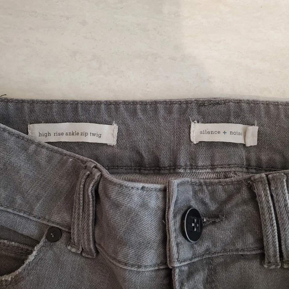 Jeans Silence + Noise para mujer 27 tiro alto tobillo cremallera ramita gris denim flaco defecto Foto 3 de 4