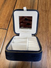 benevolence la plush velvet jewelry box