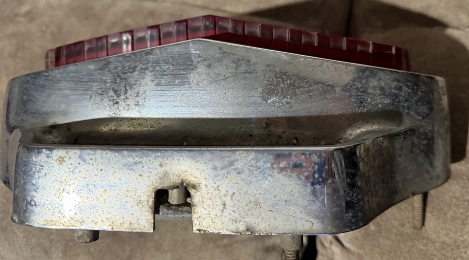 Oldsmobile Dynamic 88 1959 conjunto de luz trasera derecha Foto 3 de 4