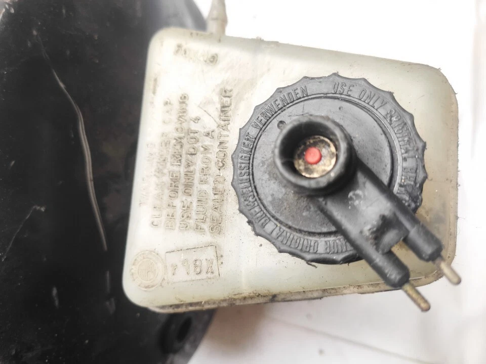 BMW 5-Series 1989 Brake Master Cylinder Used, 34331157339 #1221898-01 - Image 2 of 3