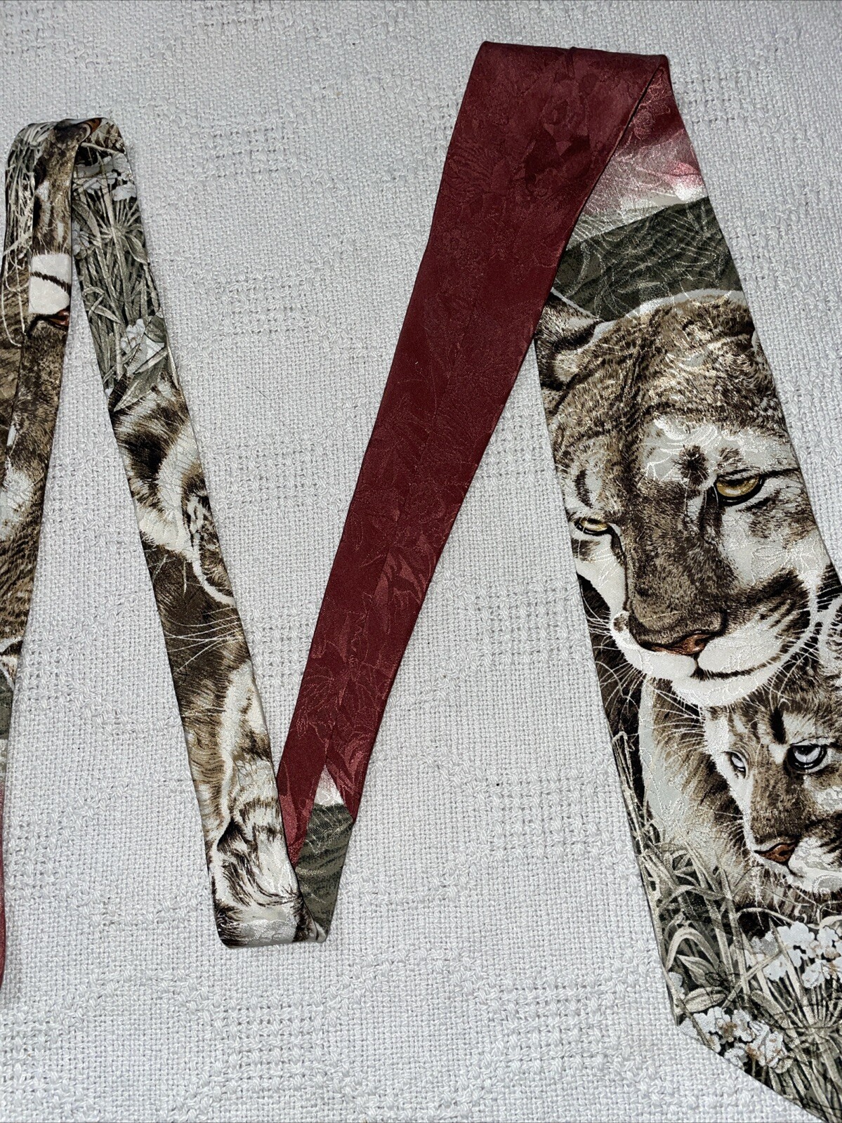 The Greenwich Workshop “Cougars" Dress Tie Mens Size 55” Tan Cougar Motif Party thumbnail 5