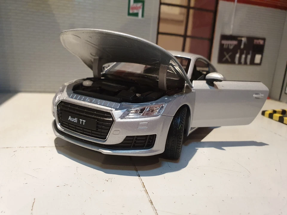 Audi TT TFSI TDi 2014 Silver Detailed Welly G 1:24 Scale Diecast Model Car 24057 - Image 2 of 4