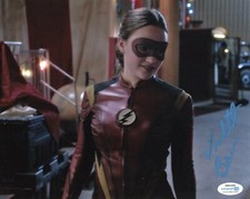 Violett Beane The Flash Autographed Signed 8x10 Photo ACOA