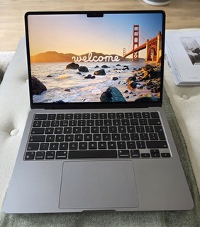 Apple MacBook Air 13 inch M2 256GB 8GB RAM Space Grey Read Description