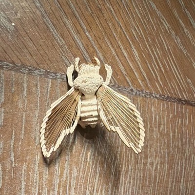 Gold Tone Metal Brooch Pin, Bee Shape, Animals & Insects Theme