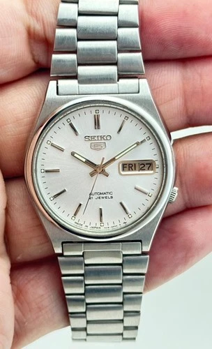 Vintage Watch - Seiko 5 Automatic 21 Jewels 7019-8180 Stainless Japan Made.