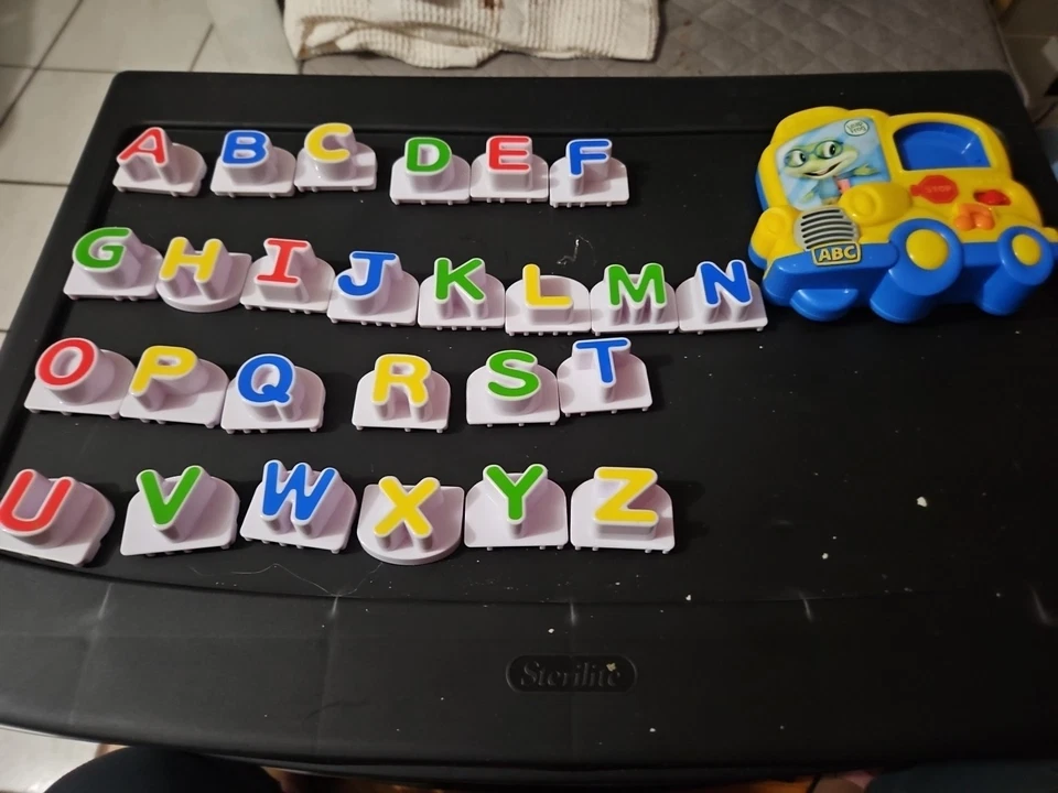 LeapFrog Word Bus Magnetic ABC’s Letters Piece Fridge Phonics Learning - Image 2 of 4