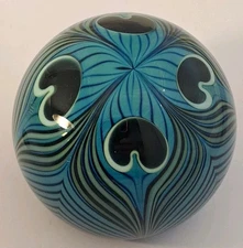 Vtg Richard Satava Pulled Feather 2 7/8" Art Glass Paperweight Blue Dated 1979