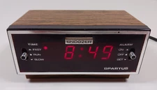 Vintage 1979 Spartus Red Digital Alarm Clock Woodgrain Model 21-3009-190 Tested