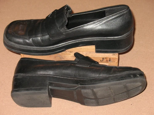 Dockers Black Penny Loafer Women  Size 8