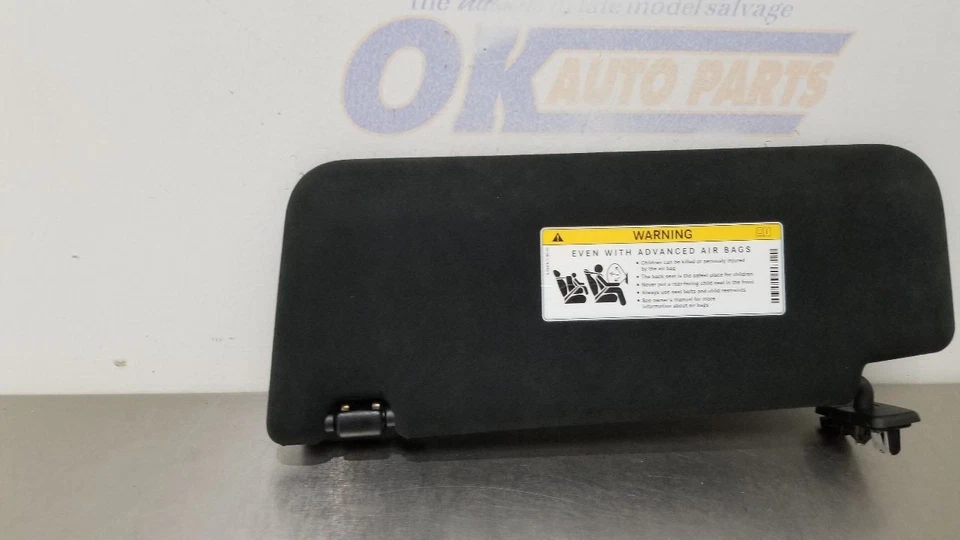 MERCEDES BENZ AMG GT63 X290 19 PARASOL PASAJERO DERECHO NEGRO ALCANTARA Foto 2 de 4