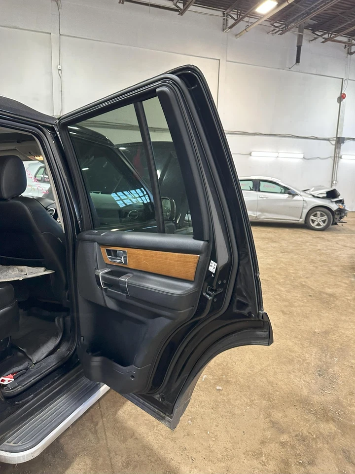 Used Rear Right Door Assembly Rear Side fits: 2012 Land rover Lr4 R. privacy tin Foto 3 de 4