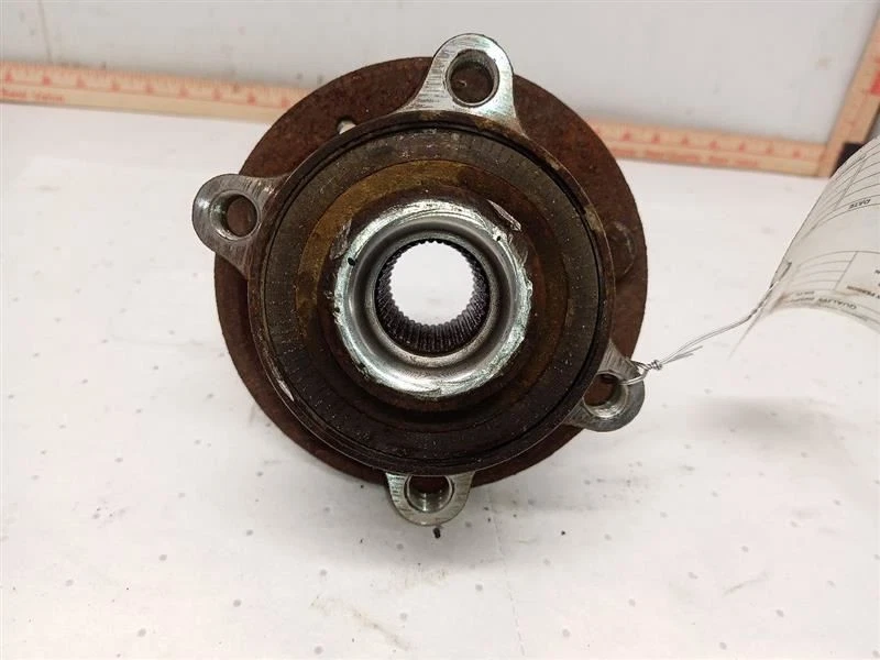 Front Hub from 2014 Ford Explorer 11290559 - Image 3 of 4