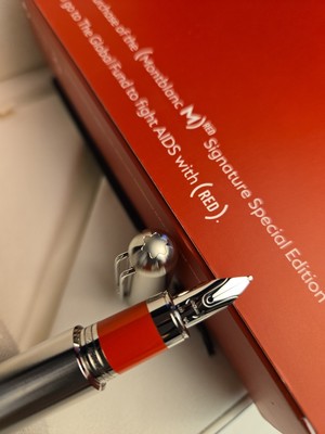 Fountain Pen Montblanc M Red Signature 113622 in Palladium With