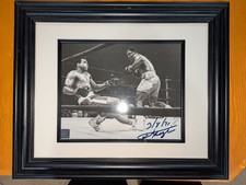 SMOKIN JOE FRAZIER SIGNED VS ALI AUTHENTIC 8X12 PHOTO WITH FRAME