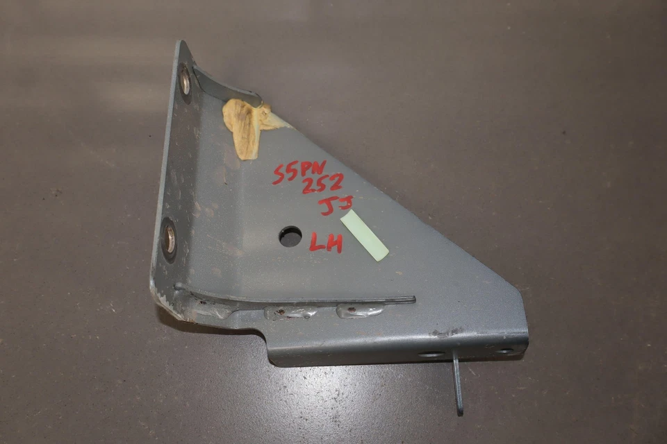 2004-2006 Pontiac GTO (2-Door) 18 Gallon Gasoline Fuel Tank Cross Brace W/Mounts - Image 2 of 4