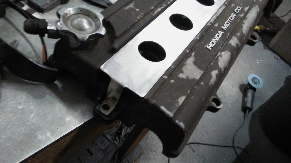 Cubierta de bujía Honda Civic serie B no VTec para bobinas de bujía en la parte superior: negra Foto 3 de 4