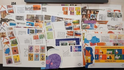 # NETHERLANDS 2005 - 34 FDC - BIRDS - CHILD - ANIMALS - ARCHITECTURE