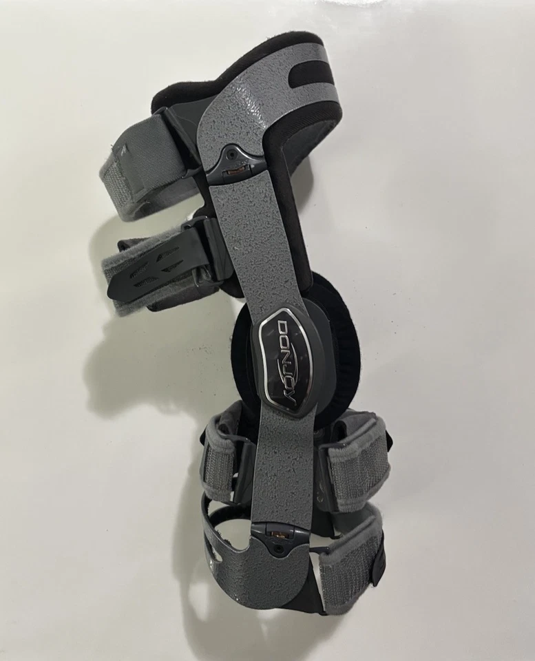 Rodillera DonJoy Ajustador OA Nano Lateral Izquierdo, Talla Pequeña Foto 4 de 4