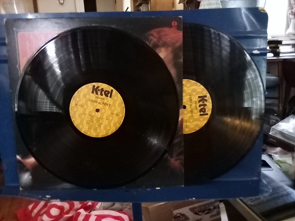 Herb Alpert & The Tijuana Brass ♫ 40 Greatest ♫ 1977 K-Tel UK Import 2xLP Vinyl - Image 2 of 2