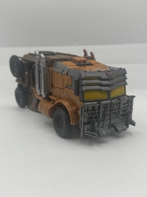 Transformers RotB Bumblebee Smash Changer Scourge Figure Hasbro F3929 2022