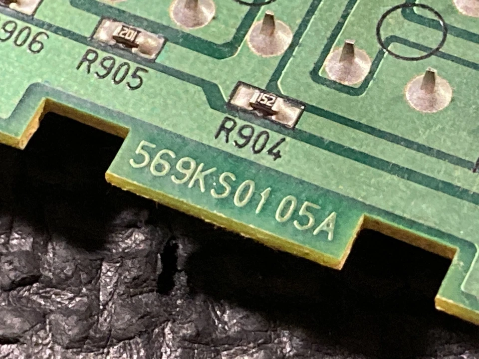 🖥️ Tablero de botones de llave original Insignia® P/N: 569KS0105A para TV: NS-46L240A13 Foto 2 de 3