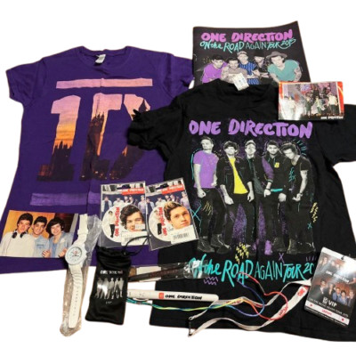 ONE DIRECTION 1D Tour goods light stick T-shirt Wristwatch Lanyard
