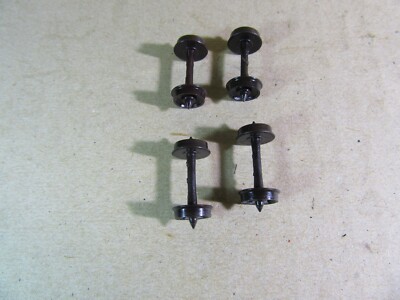 443x Vintage Kadee USA 4 Achsen + 8 Kunststoffräder 15mm Abstand HO 1:87