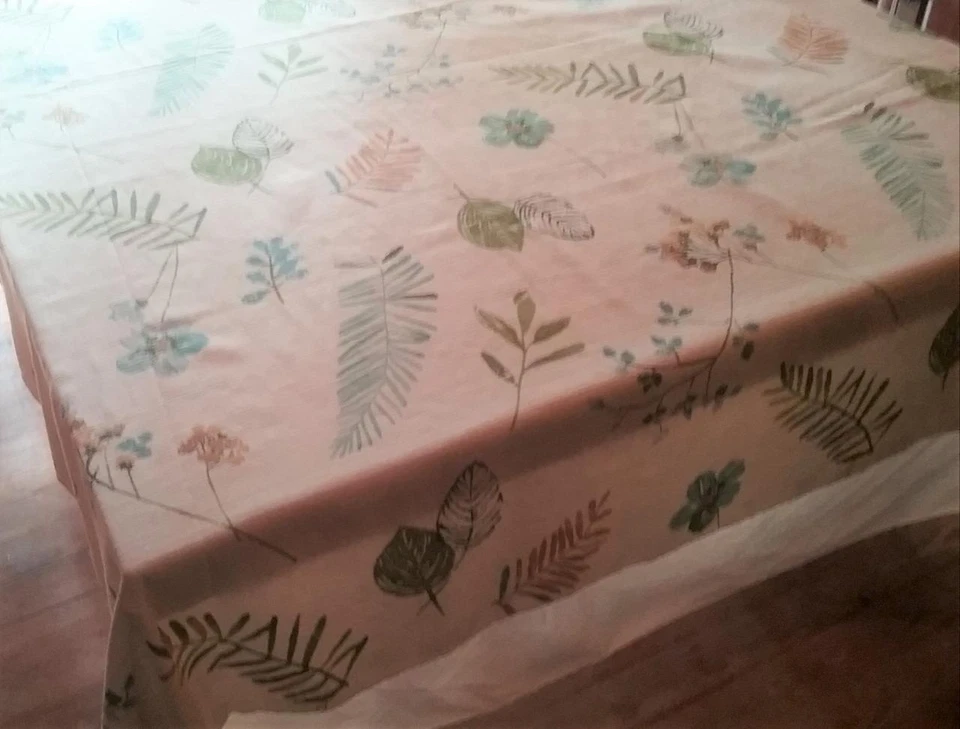 58" X 81" FOOD NETWORK FLORAL DESIGN COTTON POLYESTER BLEND TABLECLOTH - Image 2 of 3