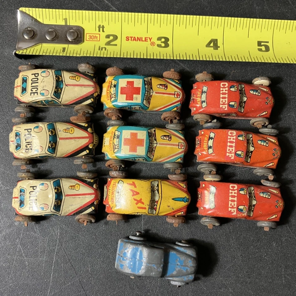 Lote de 10 Mini Carros Vintage de Metal Estanho 1,5" - Polícia, Chefe de Bombeiros, Ambulância, Táxi - Imagem 2 de 4