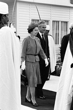 Queen Elizabeth II in Algiers Algeria The Queen arrives from Royal- Old Photo 1