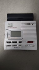 SONY MD WALKMAN MZ-R90 WITH DETACHABLE BATTERY PACK SILVER 