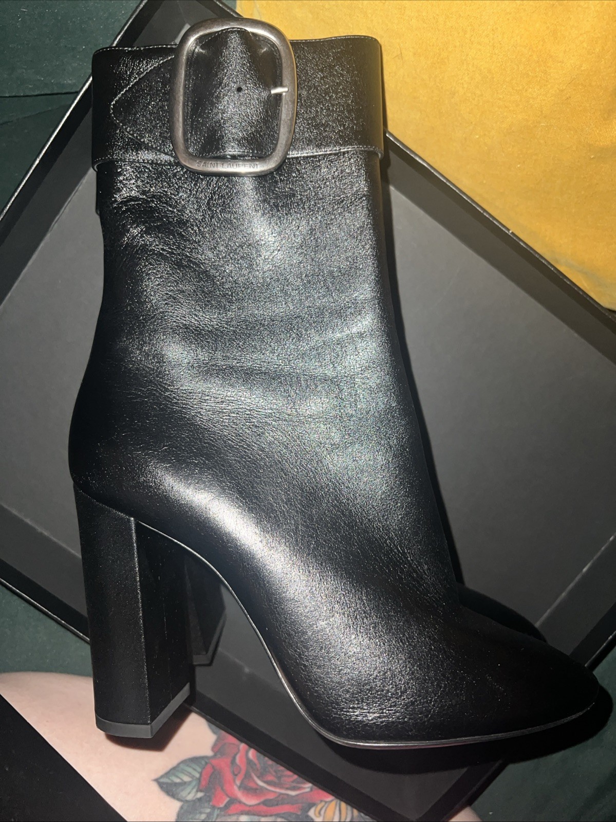 Stivaletti Saint Laurent neri in pelle con fibbia taglia 39