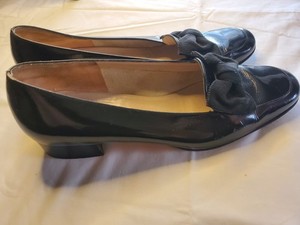 Vintage 1970s Salvatore Ferragamo Black Patent Leather Dress Shoes With Bows 9