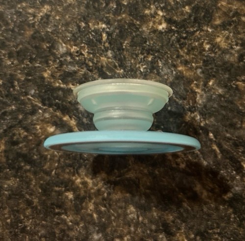 PopSockets Magnetic Phone Grip with MagSafe - Whisper Moth Translucent - Photo 2 sur 2