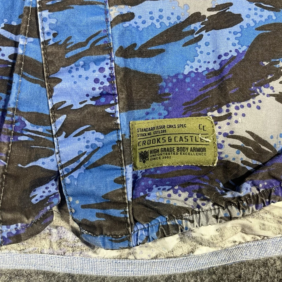 Crooks and Castles Shirt Mens Medium Tiger Stripe Camo Abstract Canvas Button - Image 4 of 4