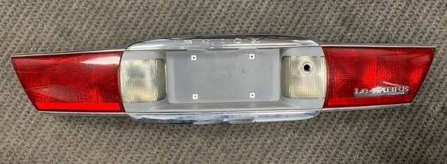 2000 2005 Buick LeSabre Tail Light Trunk Finish Panel 15228561 OEM for