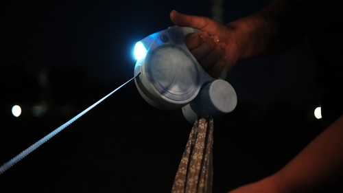 Blaue einziehbare Hundeleine mit Licht und Kotbeutelhalter 16 Fuß lange Leine Verlängerung - Bild 5 von 13