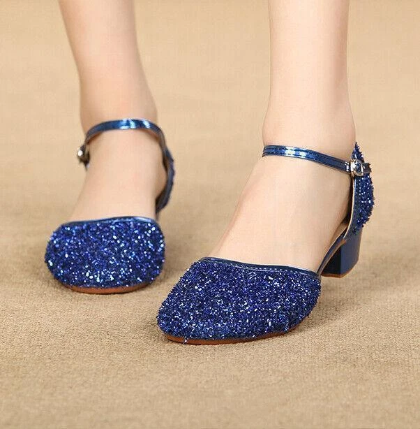 Details 160+ comfortable dance shoes low heel esthdonghoadian